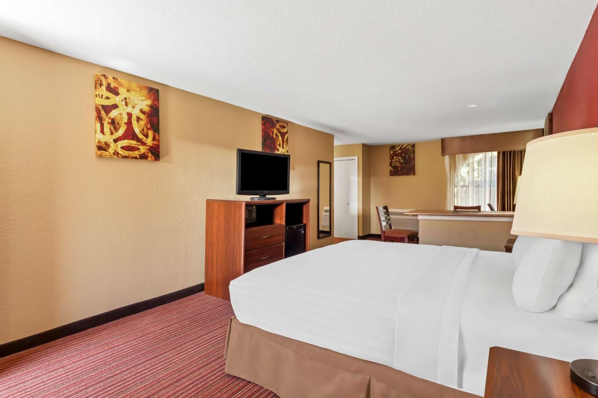 Surestay Plus By Best Western San Antonio Fiesta Inn Екстер'єр фото